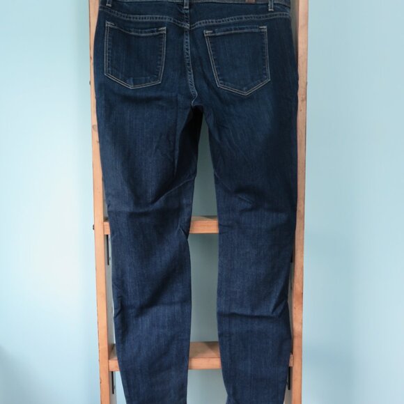 Simply Vera by Vera Wang Dark Rinse Skinny Jeans in Size 6 - Picture 2 of 3